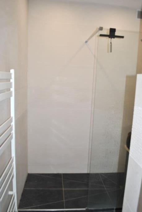 De 80 M² Proche Gare Du Nord Apartment Paris